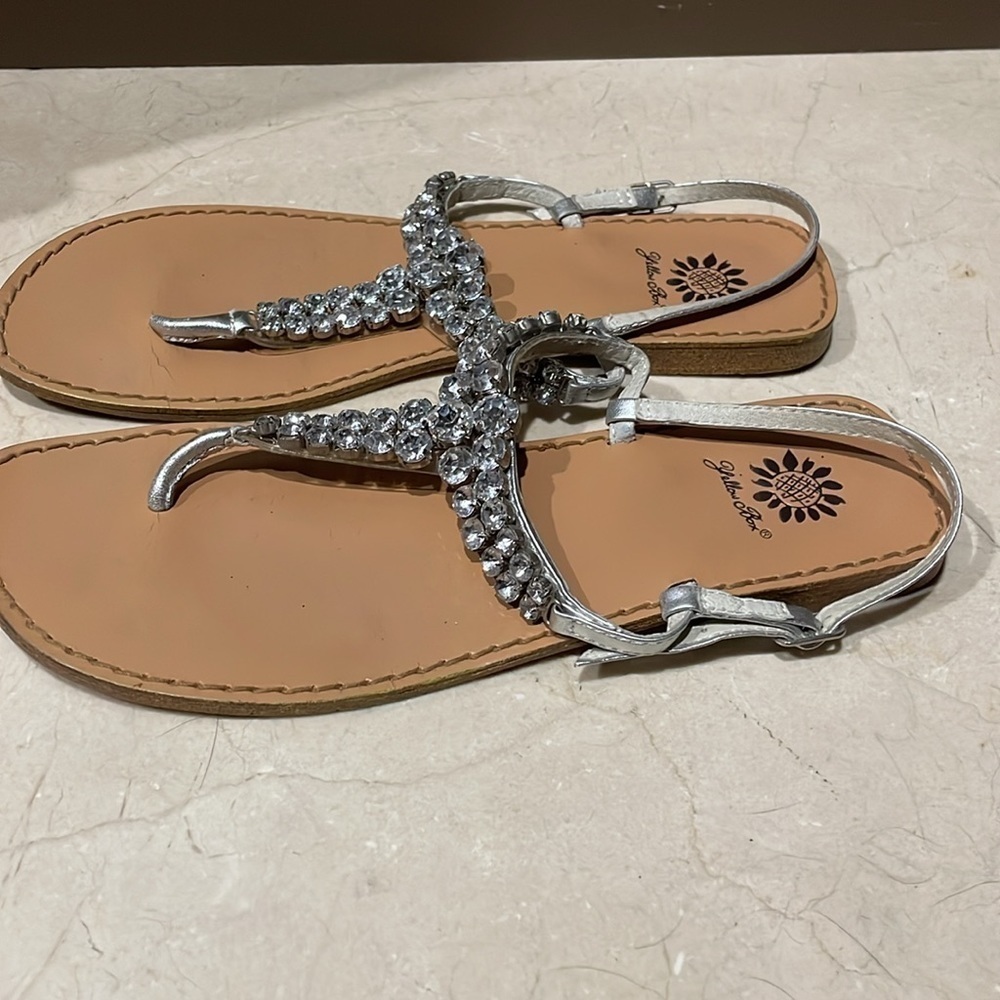 Yellow Box Rhinestone sandals size 8 - Picture 2 of 4
